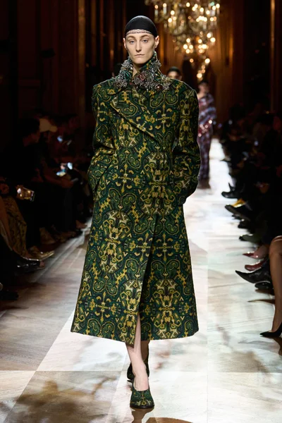 Look 39
